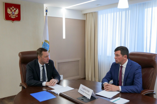 Роман Бусаргин провел встречу с министром-председателем комитета охотничьего хозяйства и рыболовства области Александром Гавриловым.