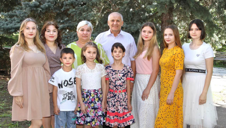 В Саратовской области подведены итоги областного конкурса «Успешная замещающая семья».